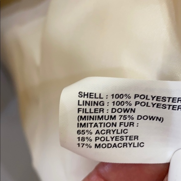 Gap puffer down filled hooded vest. - Picture 4 of 4